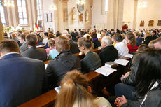 Feier der 1. Heiligen Kommunion in Sankt Crescentius (Foto: Karl-Franz Thiede)